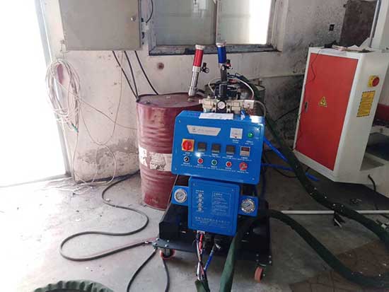 Q2600D鋁型材聚氨酯隔熱澆注門(mén)窗保溫噴涂機(jī)