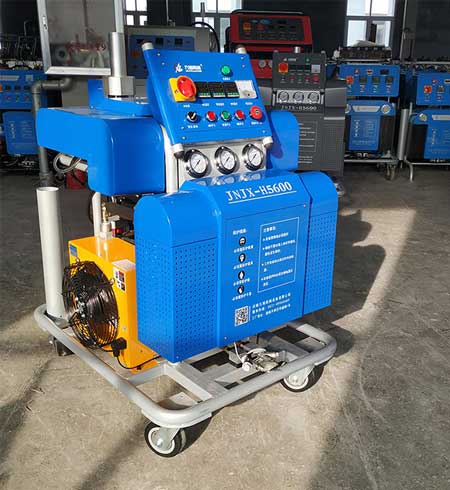 聚脲噴涂汽車底盤(pán) 聚脲噴涂機(jī)(圖2) 聚脲噴涂機(jī)JHJX-H5600施工設(shè)備