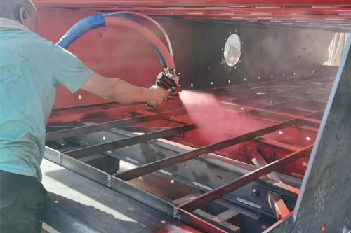 礦山設(shè)備耐磨聚脲涂料噴涂施工專用機(jī)器(圖3) 礦山設(shè)備耐磨聚脲涂料噴涂施工