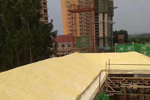 屋頂內(nèi)壁外墻保溫施工聚氨酯保溫材料設(shè)備(圖2) 屋頂內(nèi)壁外墻保溫施工