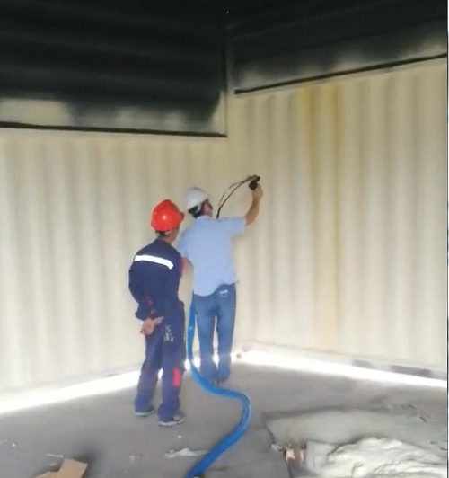 隔熱泡沫噴涂活動房  聚氨酯小型噴涂機(圖2) 隔熱泡沫噴涂活動房案例