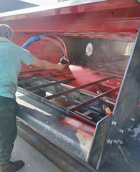 鋼結(jié)構(gòu)表面防腐蝕涂層聚脲施工(圖2) 鋼結(jié)構(gòu)表面防腐蝕涂層聚脲施工